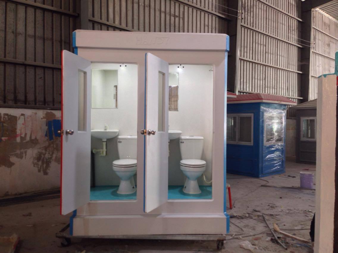 Nhà vệ sinh đôi sử dụng bàn cầu cao Inax để tiết kiệm nước và chi phí vận hành