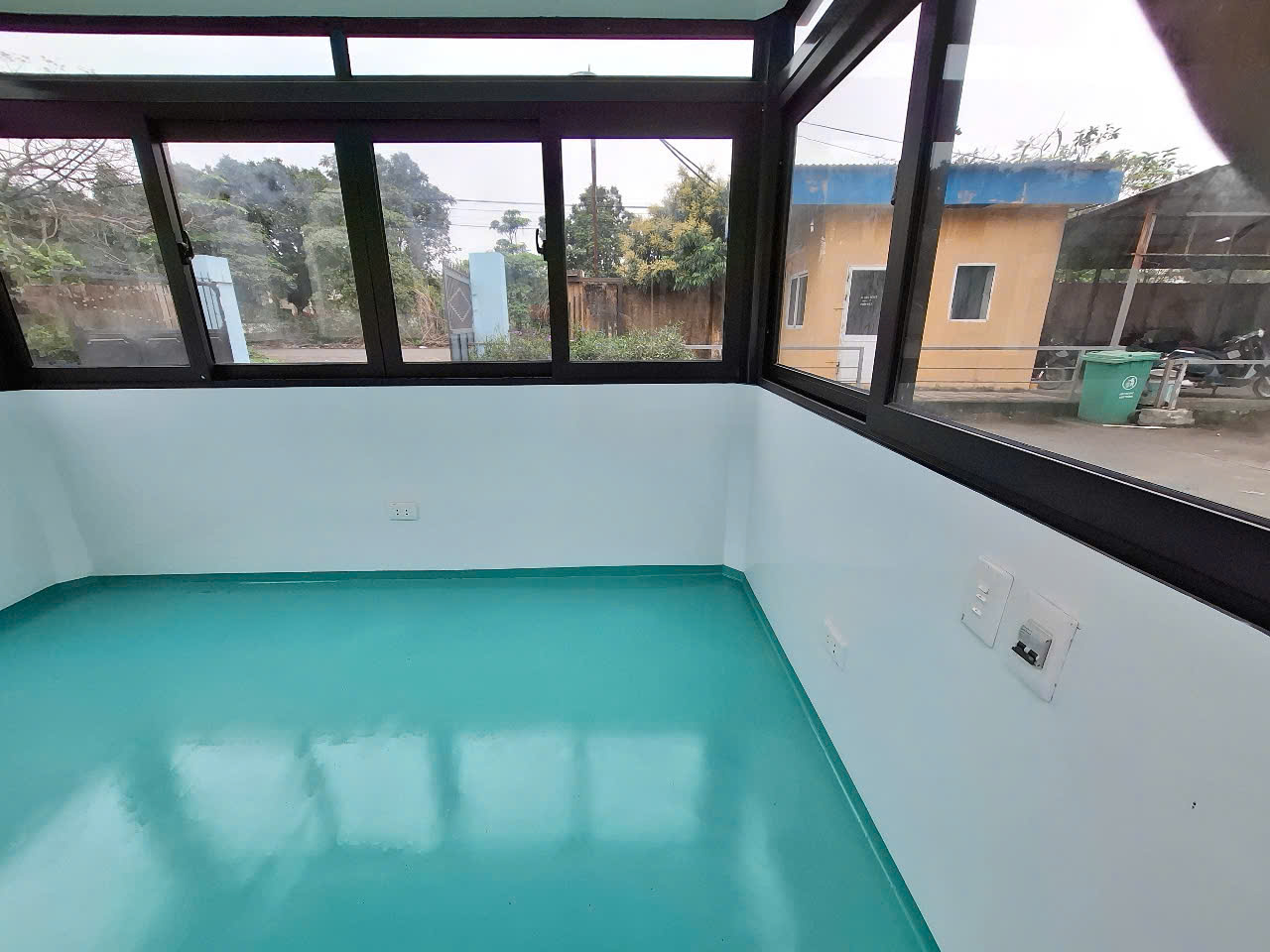 Sàn và nội thất nhà bảo vệ model HS