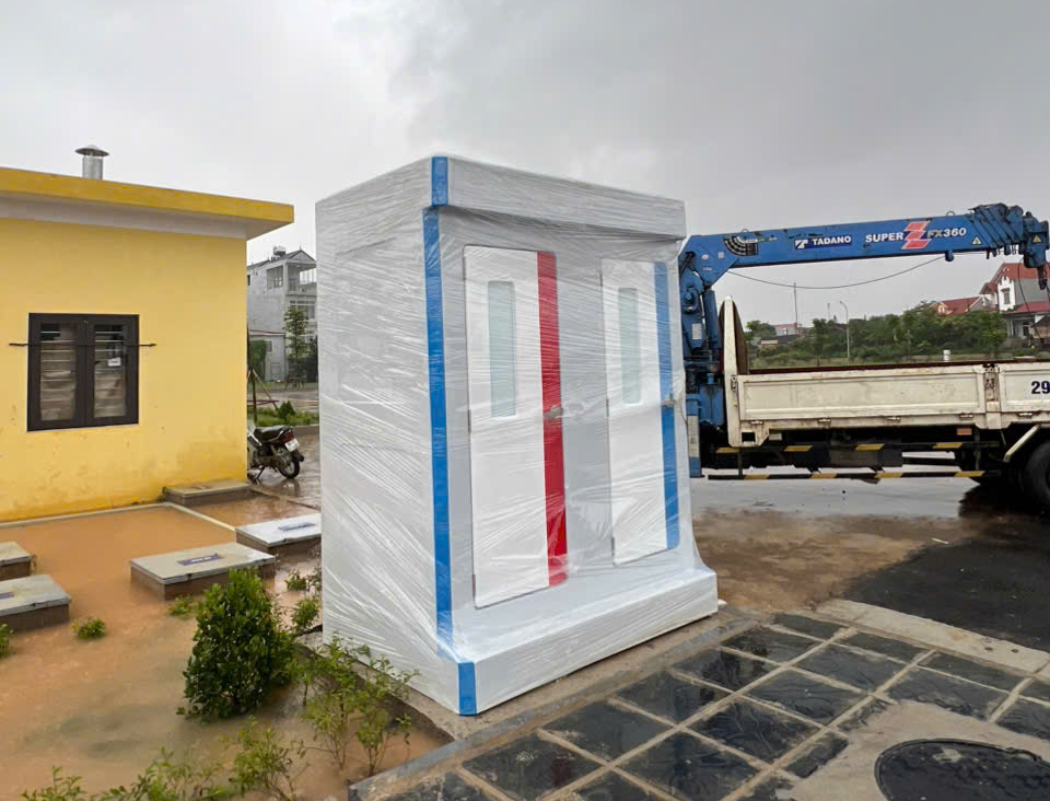 Thi công lắp đặt nhà vệ sinh di động