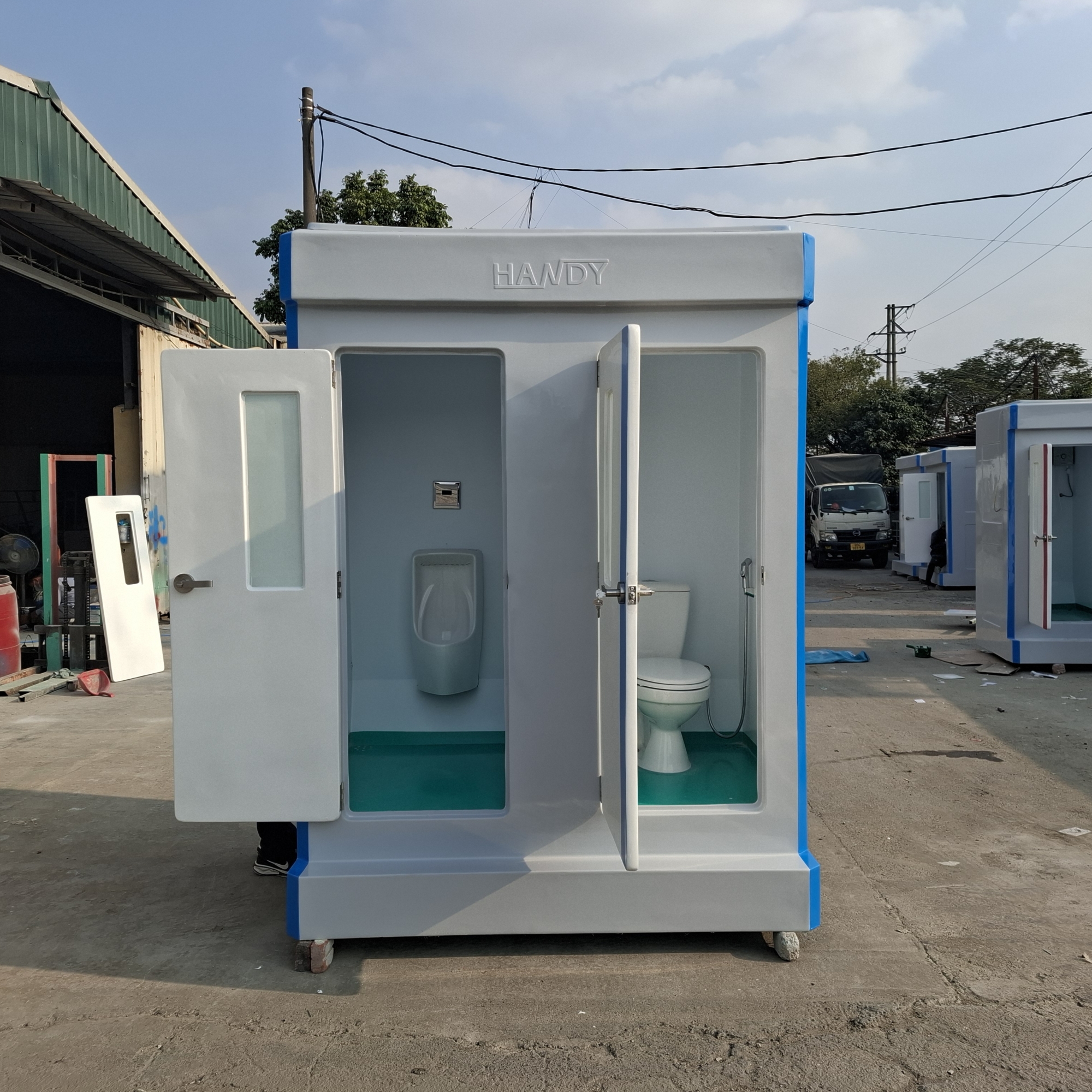 Nhà vệ sinh di động H17.2D lắp chậu tiểu nam cảm ứng