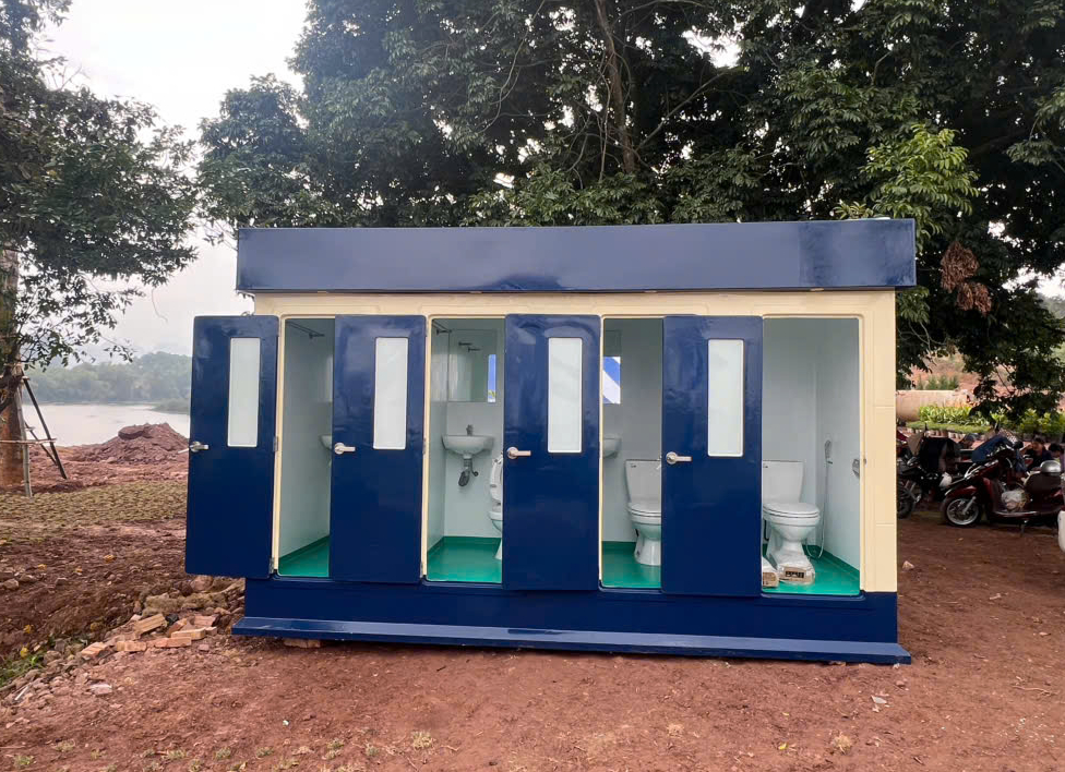 Nhà vệ sinh công cộng bằng composite Vinacabin V18.4